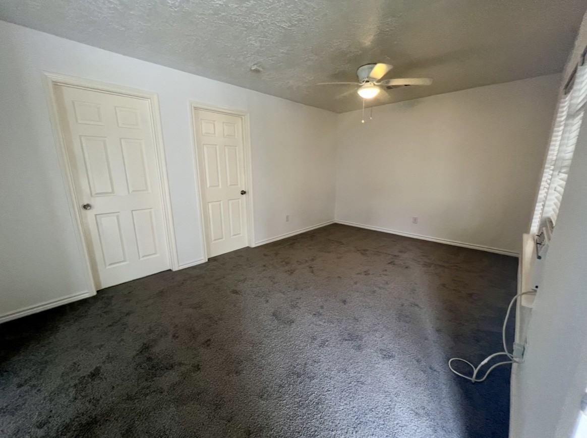 831 1/2 Deerpass Dr ##Tx - Photo 2 of 11