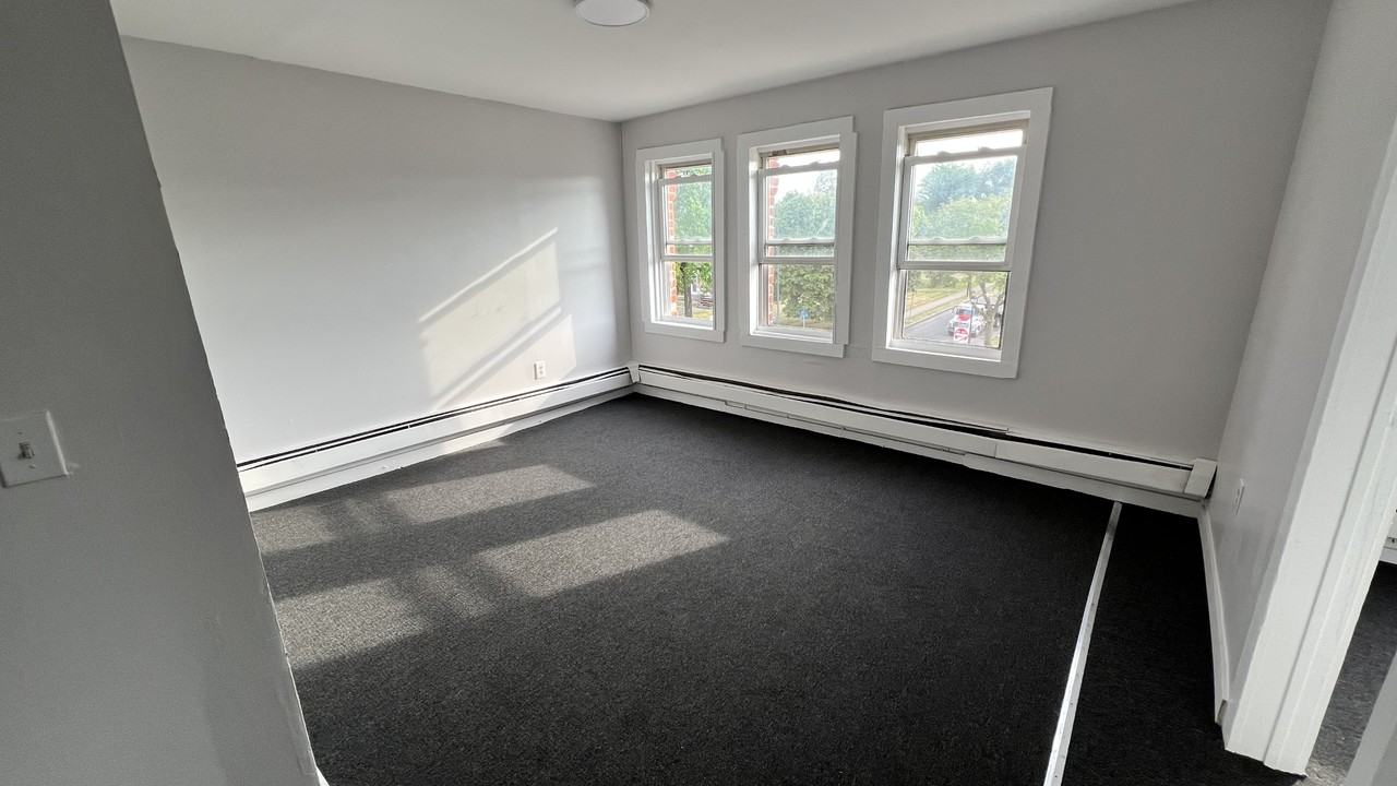 512 Lake Ave #12 - Photo 4 of 8