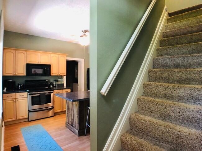 1256 Dennison Ave - Photo 2 of 18