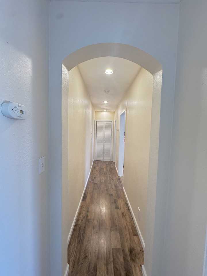 611 Sheridan St #TOP - Photo 2 of 4