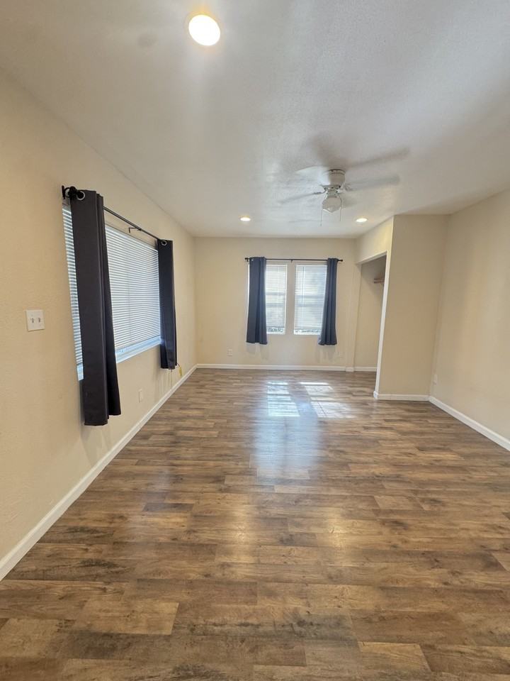 611 Sheridan St #TOP - Photo 3 of 4