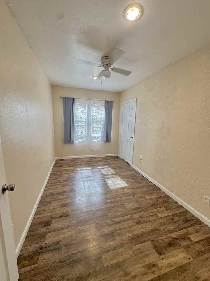 611 Sheridan St #TOP - Photo 4 of 4