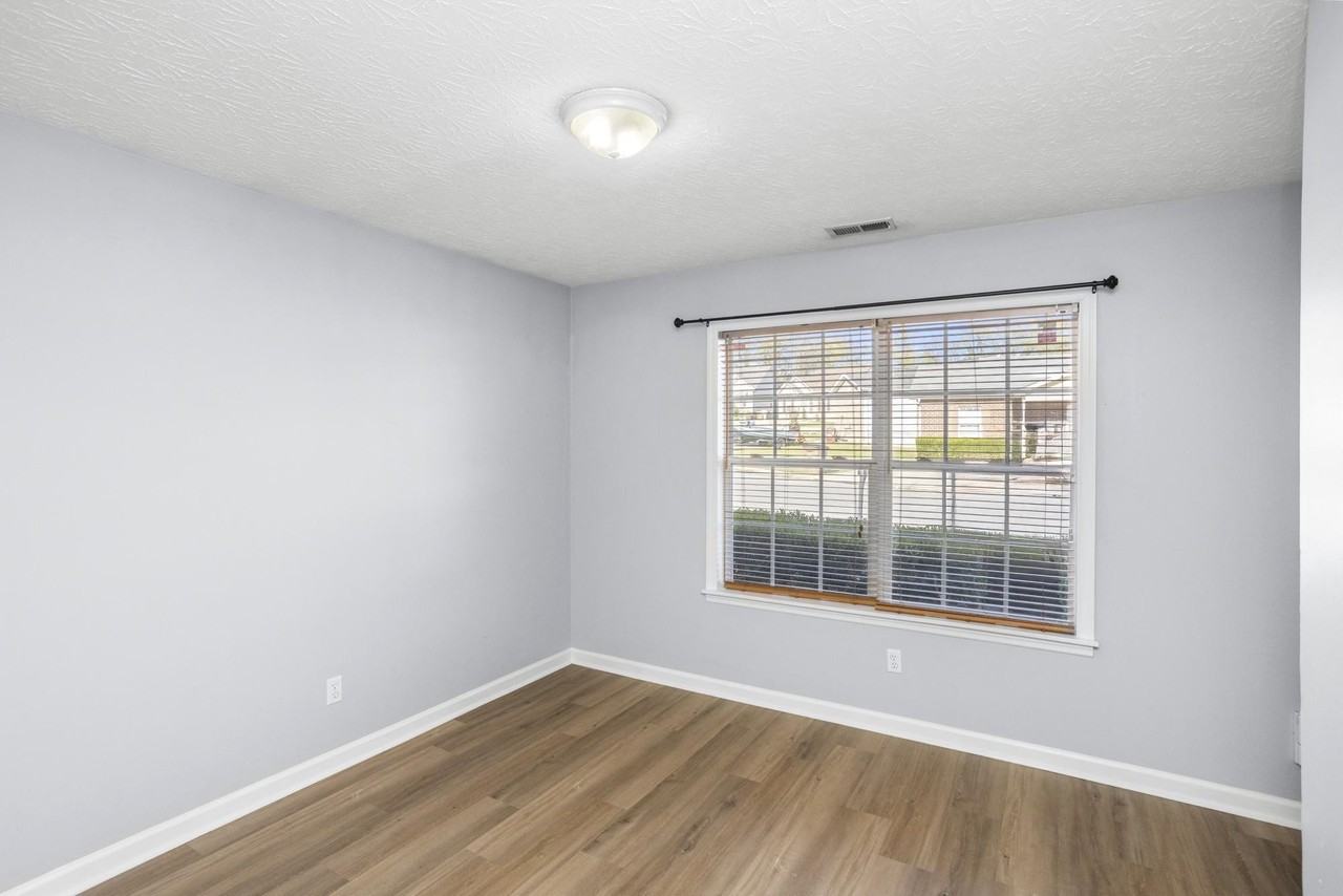 2029 Williams Valley Dr - Photo 3 of 32