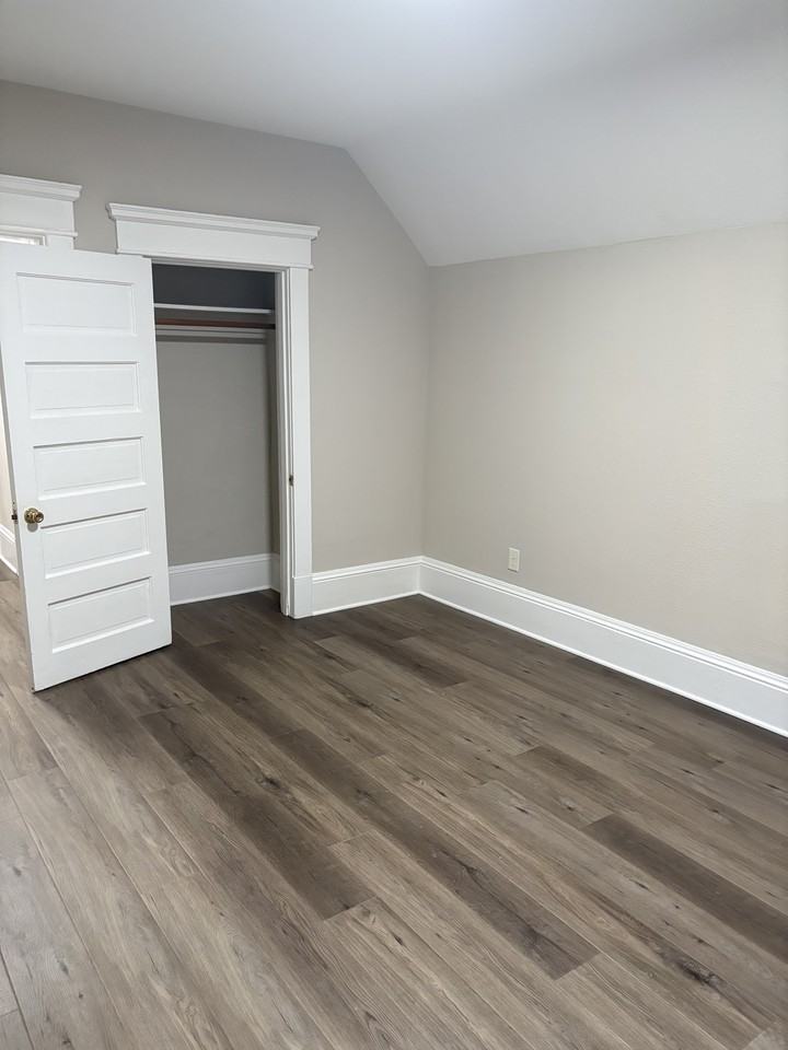 3121 Hoyt Ave #B - Photo 3 of 10