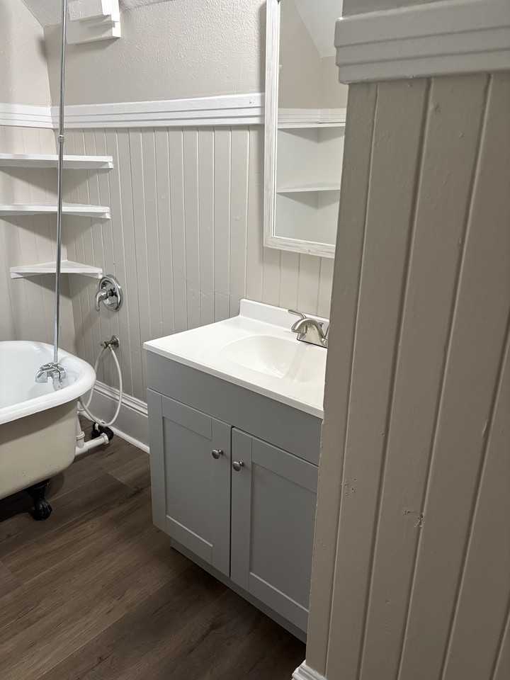 3121 Hoyt Ave #B - Photo 6 of 10