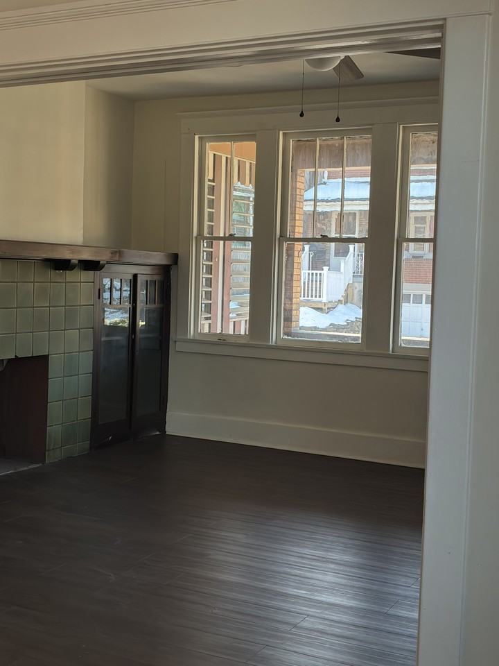 201 S 4th St - Photo 3 of 13