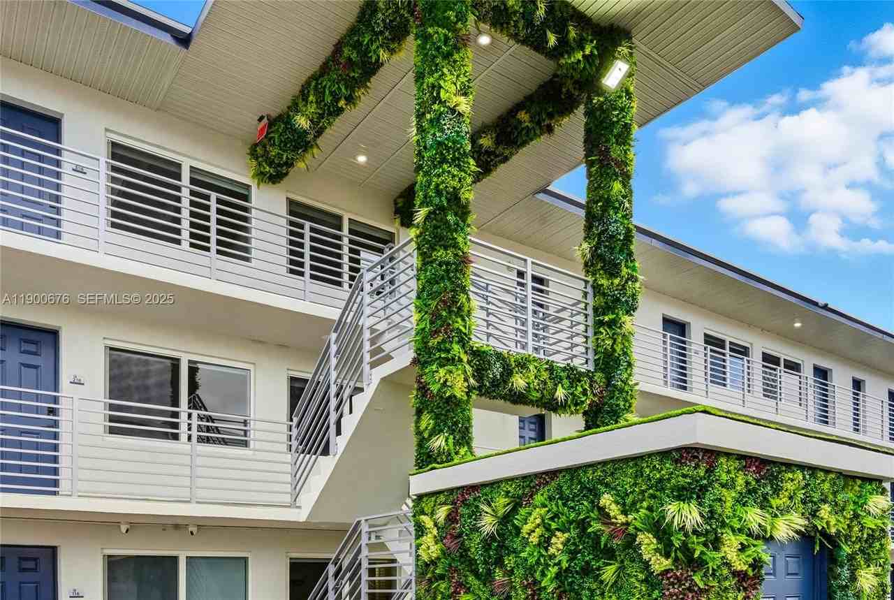 13200 Ne 7th Ave #121 - Photo 3 of 16