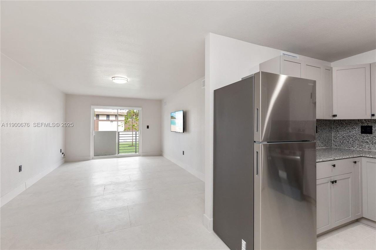 13200 Ne 7th Ave #121 - Photo 4 of 16