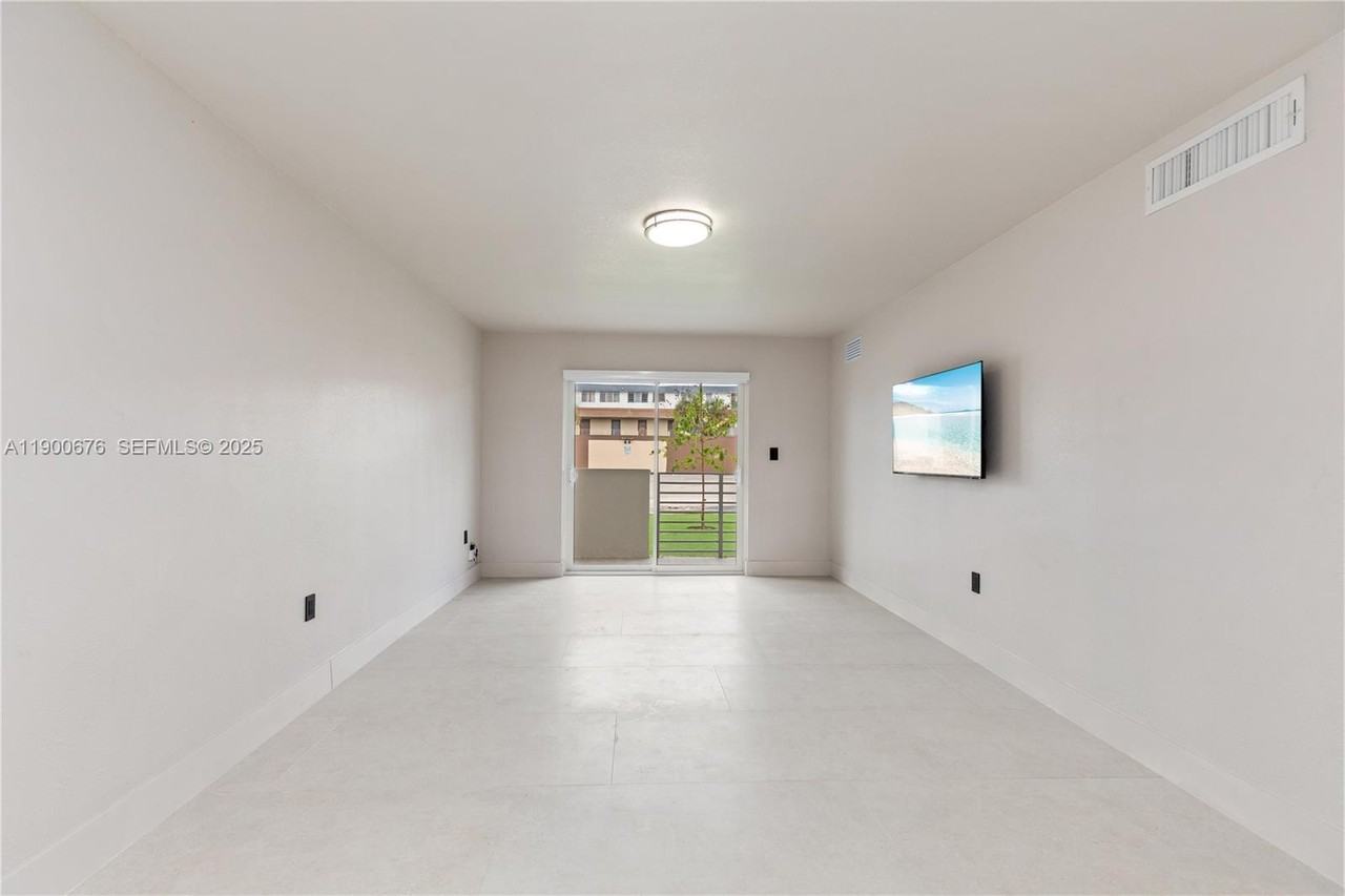 13200 Ne 7th Ave #121 - Photo 5 of 16