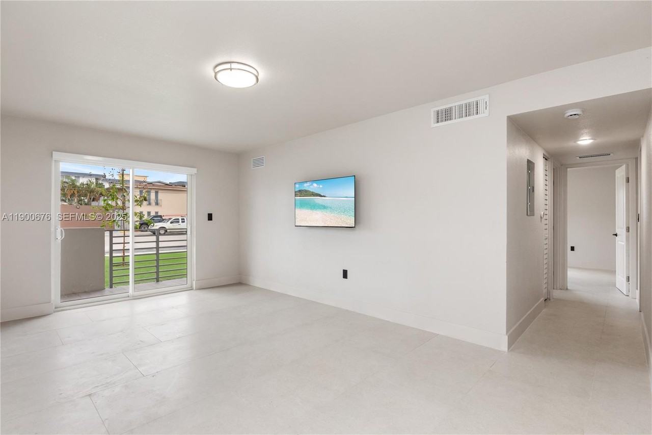 13200 Ne 7th Ave #121 - Photo 6 of 16