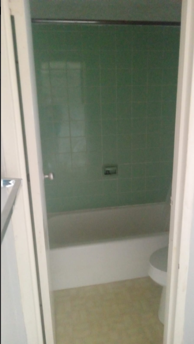 122 S Summit St #122 - Photo 3 of 4