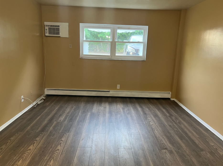 16818 E 1st St #1 - Photo 5 of 7