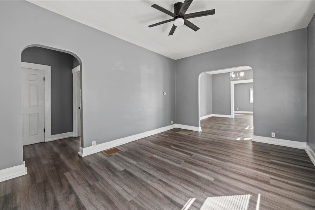 409 N Temple Ave - Photo 6 of 16