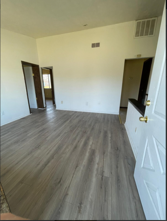 1333 Thurston St #1333 - Photo 2 of 4