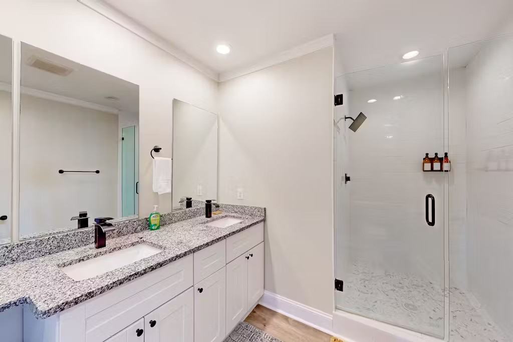 218 W Rosetta Ave - Photo 4 of 5