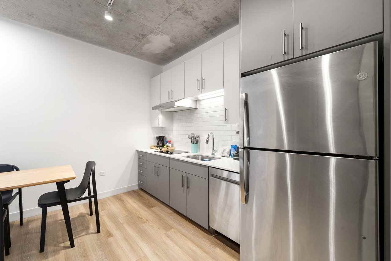 853 W Blackhawk St - Photo 6 of 10