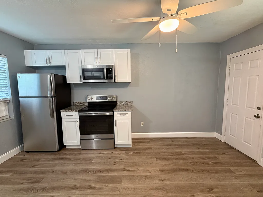 401 S Mars Ave #3 - Photo 5 of 19