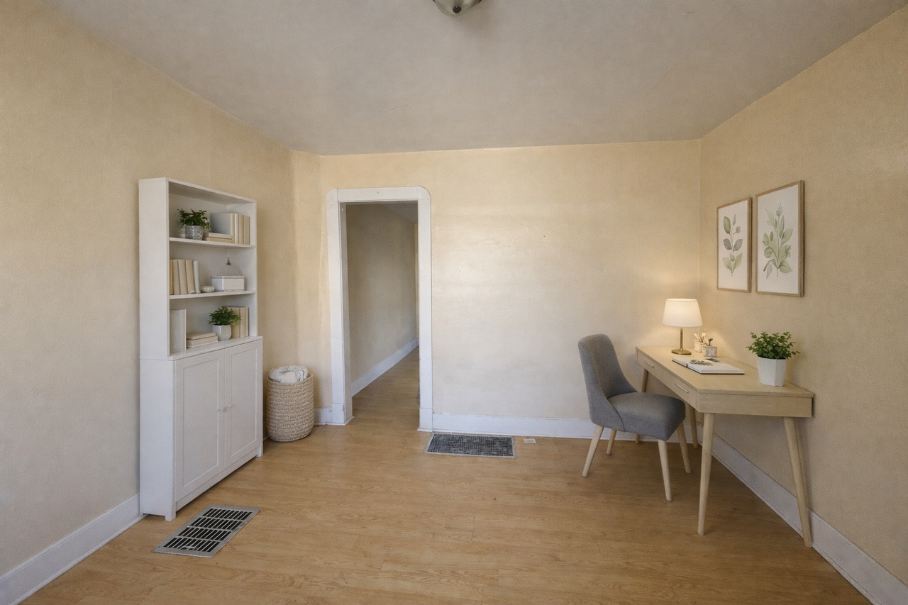 831 W 27th St - Photo 2 of 7