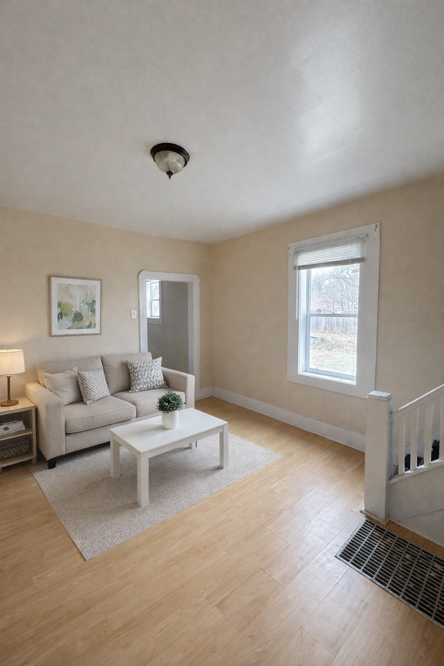 831 W 27th St - Photo 5 of 7