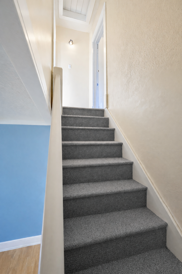 833 W 27th St - Photo 6 of 8