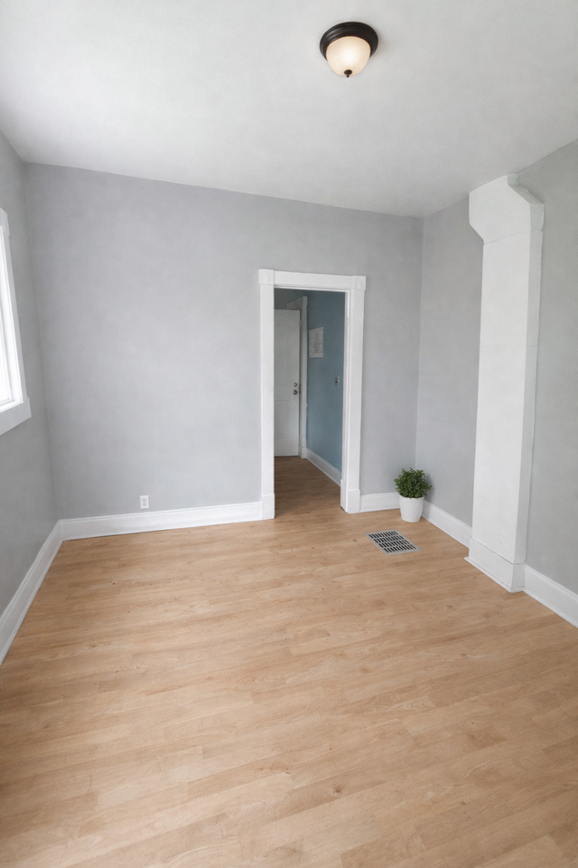 833 W 27th St - Photo 7 of 8