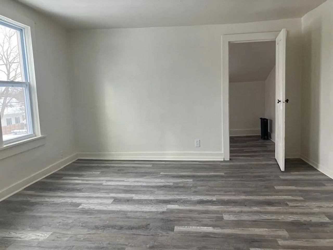 404 S Main St #3 - Photo 3 of 9