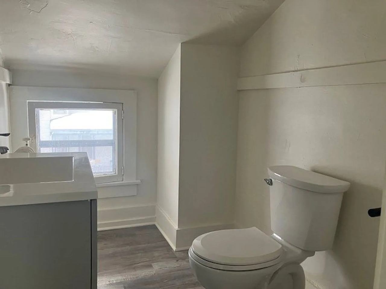 404 S Main St #3 - Photo 7 of 9