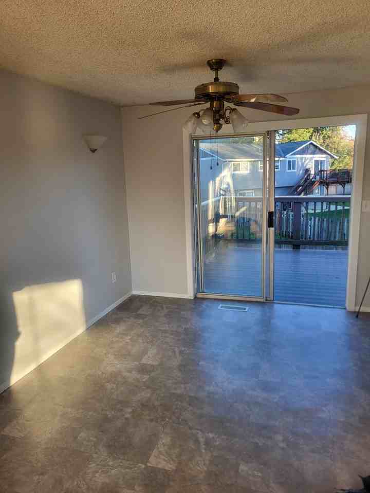 12625 43rd Ave Ne - Photo 6 of 13