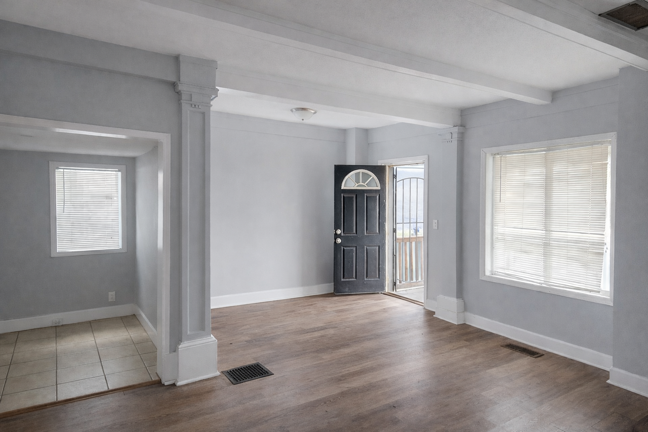 2707 N College Ave - Photo 6 of 13