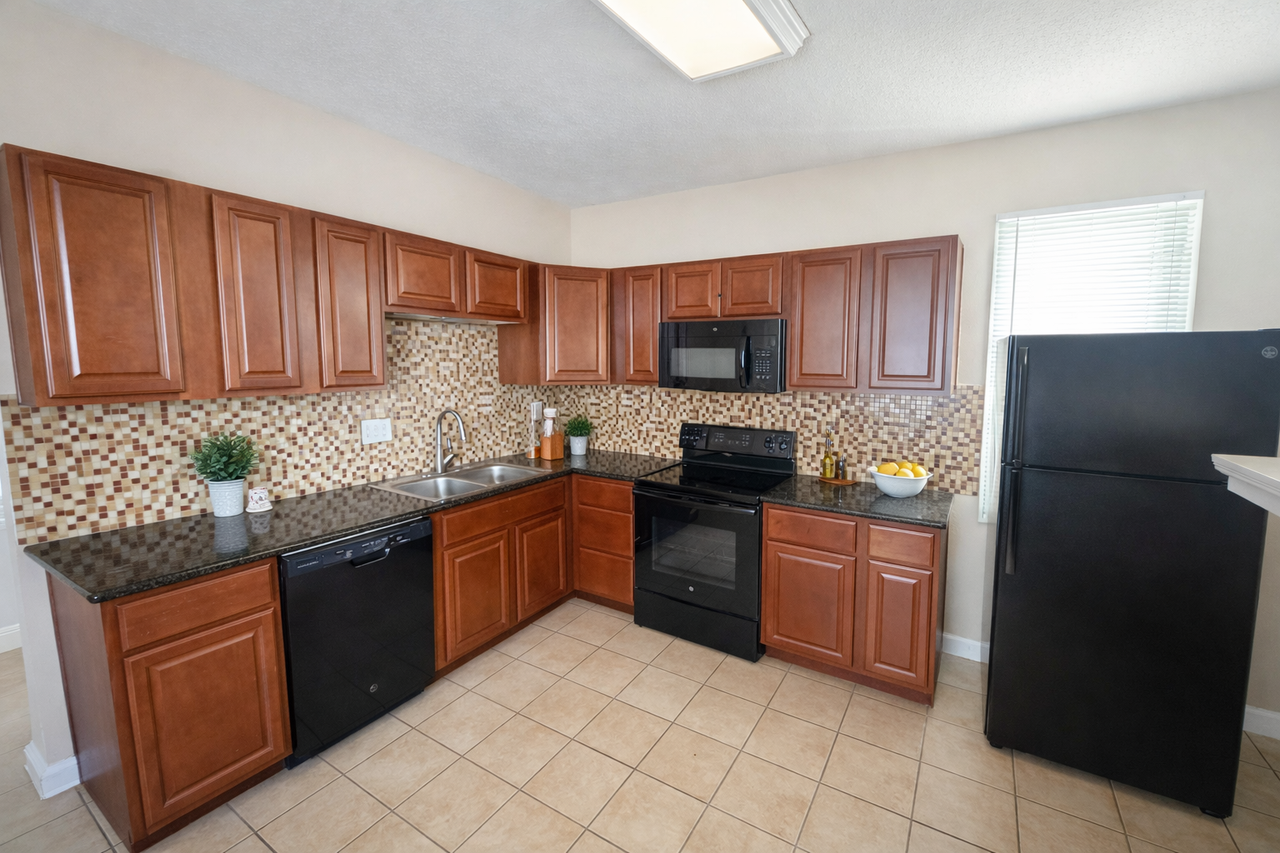 2709 N College Ave - Photo 7 of 15