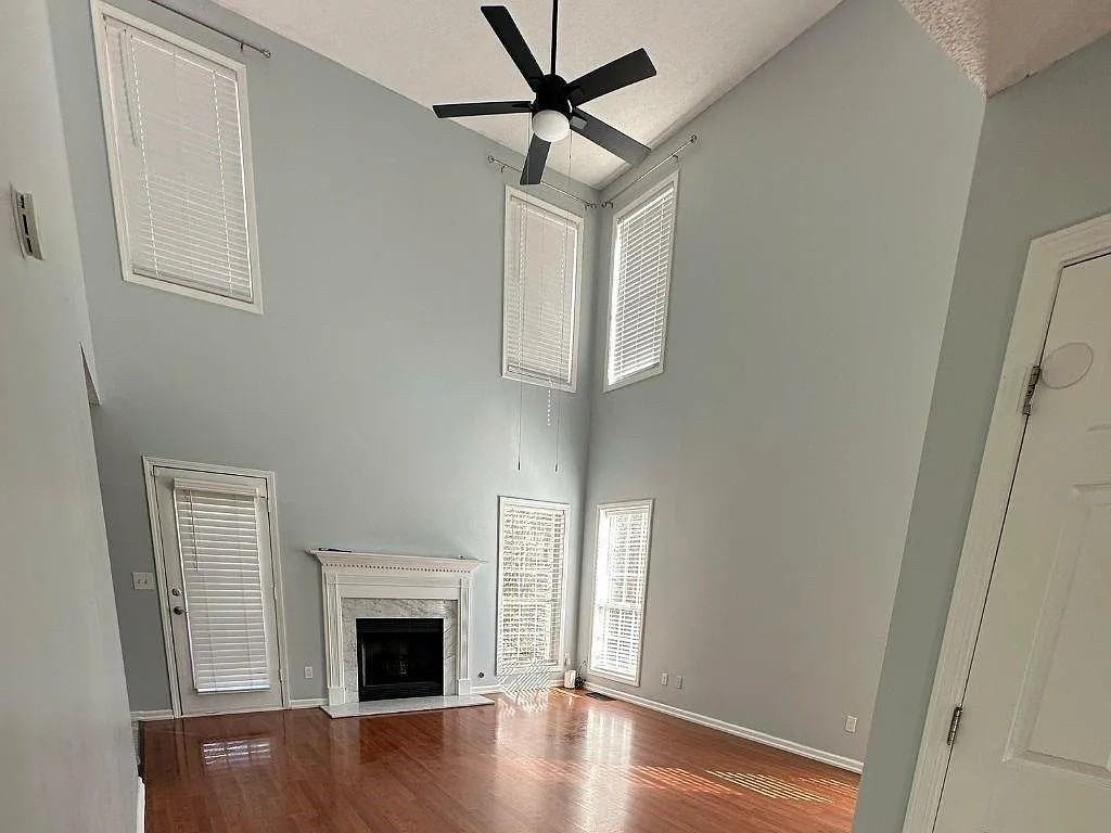 1261 Lakeview Rd - Photo 4 of 35