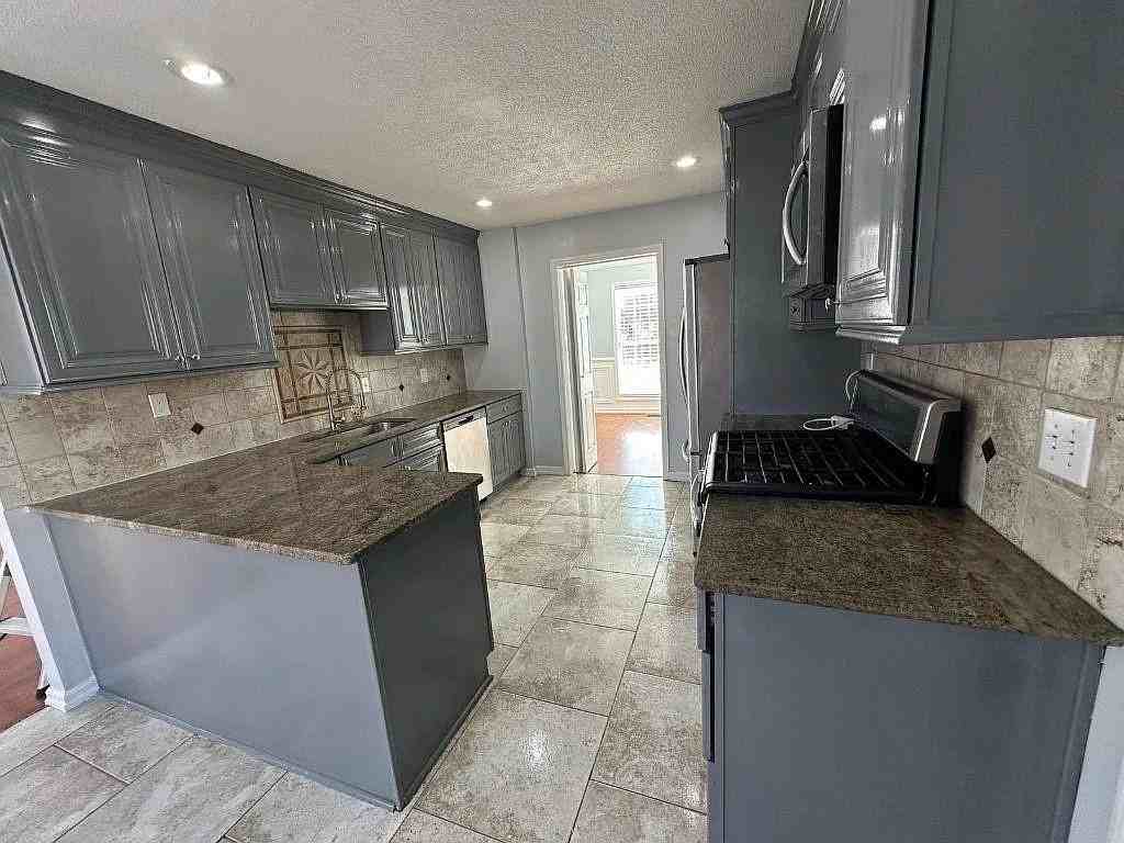 1261 Lakeview Rd - Photo 6 of 35