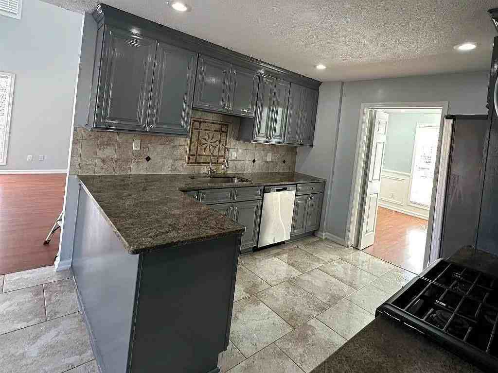 1261 Lakeview Rd - Photo 7 of 35