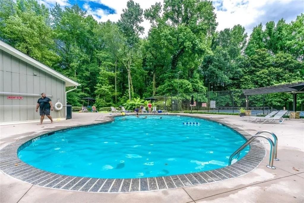 2168 Palmyra Dr Se - Photo 2 of 5