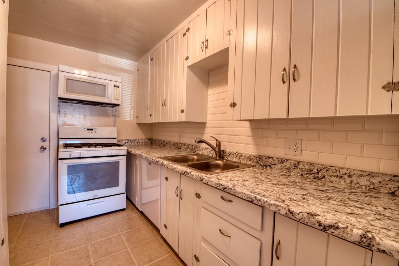 620 Nw 27th St #1 - Photo 2 of 18