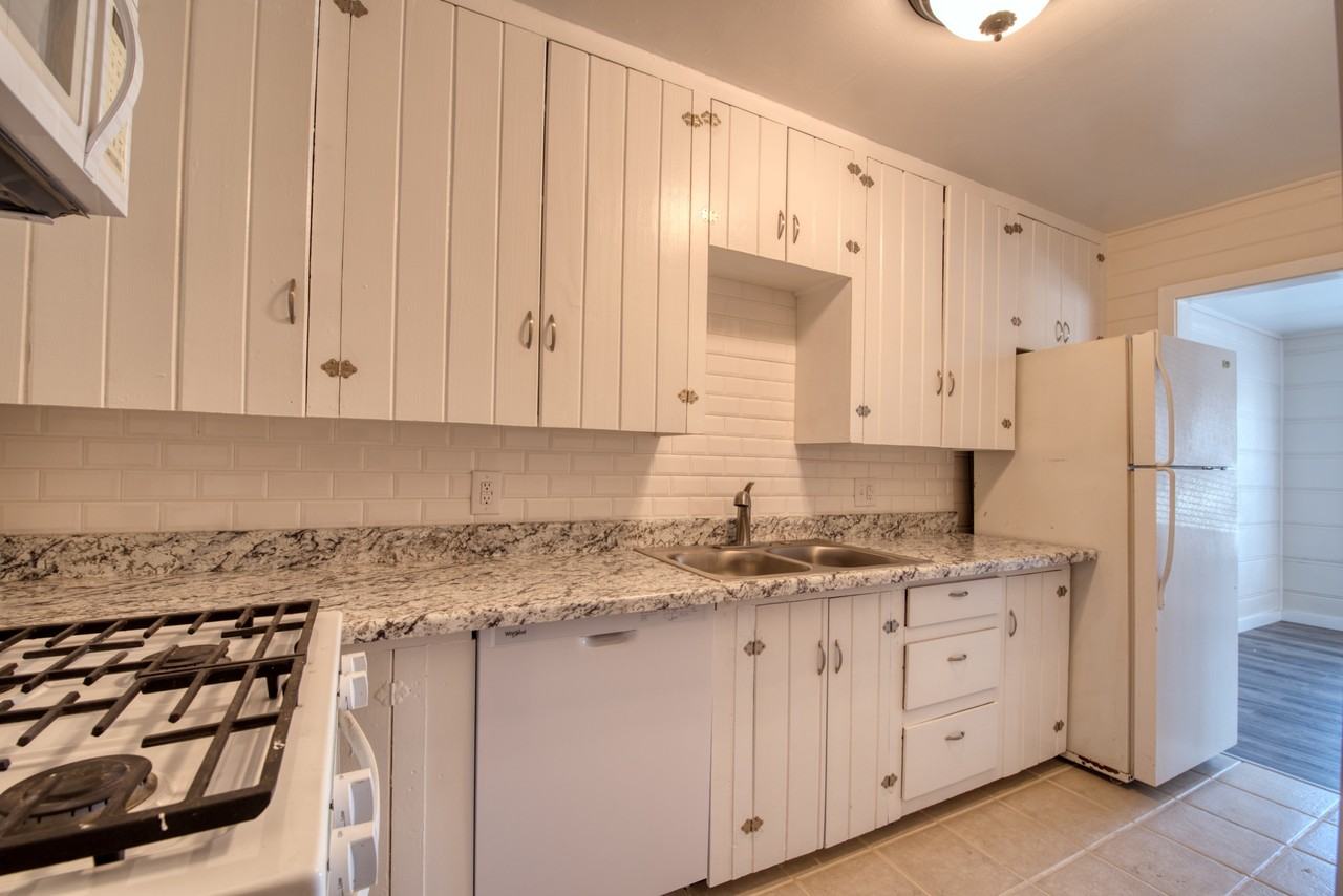 620 Nw 27th St #1 - Photo 3 of 18