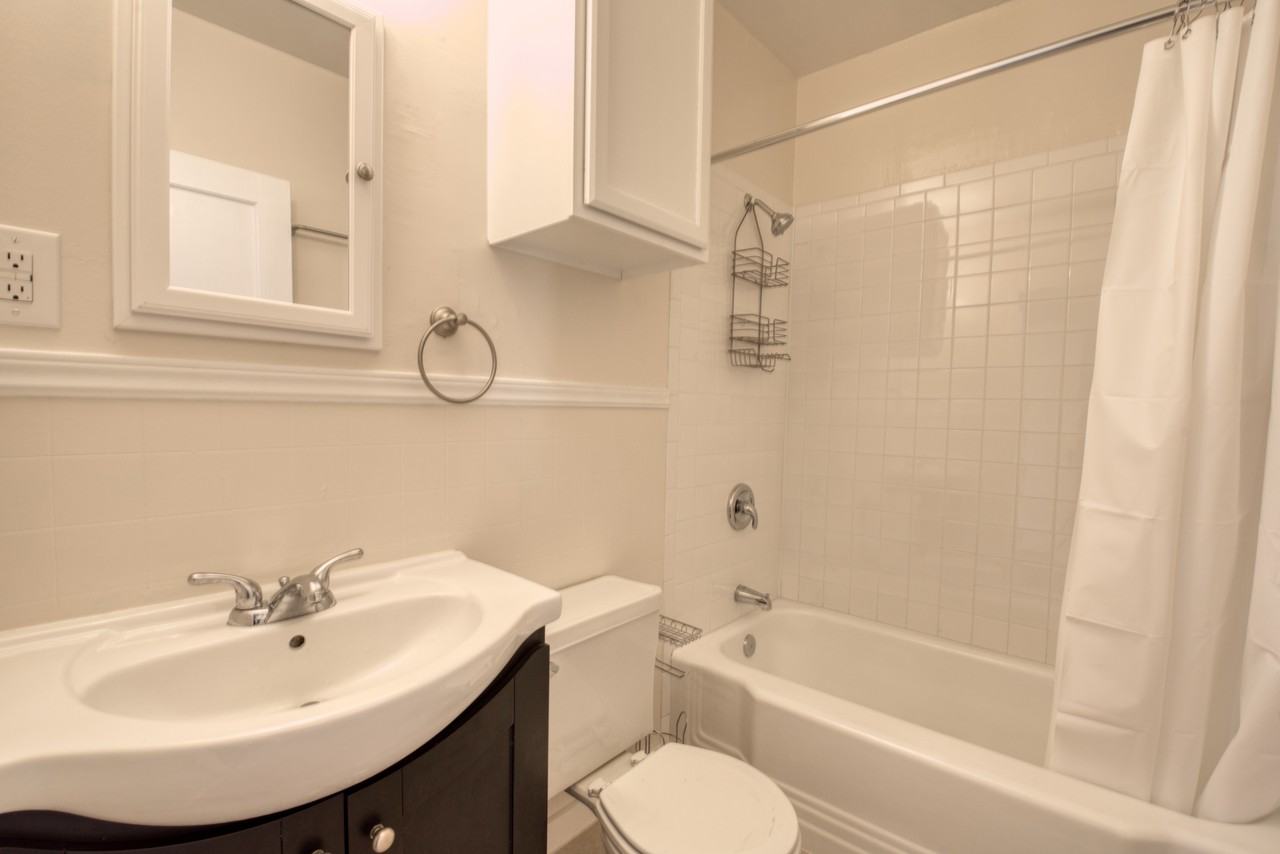 620 Nw 27th St #1 - Photo 7 of 18