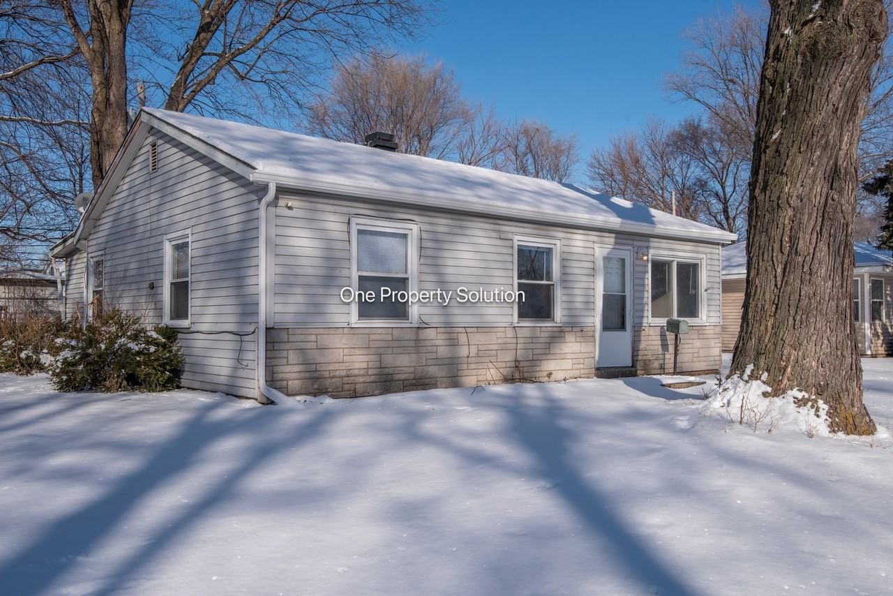 1589 177th Pl #1 - Photo 3 of 20