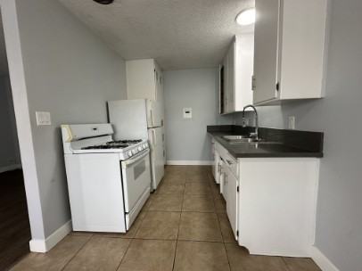 3420 Santa Fe Ave #3 - Photo 7 of 10