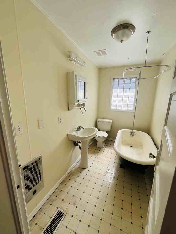 602 N Boulevard #1 - Photo 5 of 11