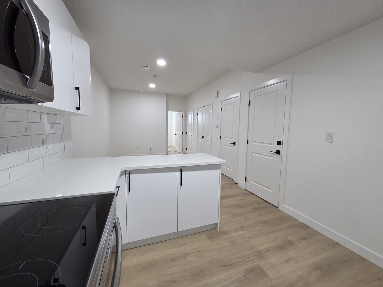 231 Pacific Dr Basement Suite - Photo 3 of 7