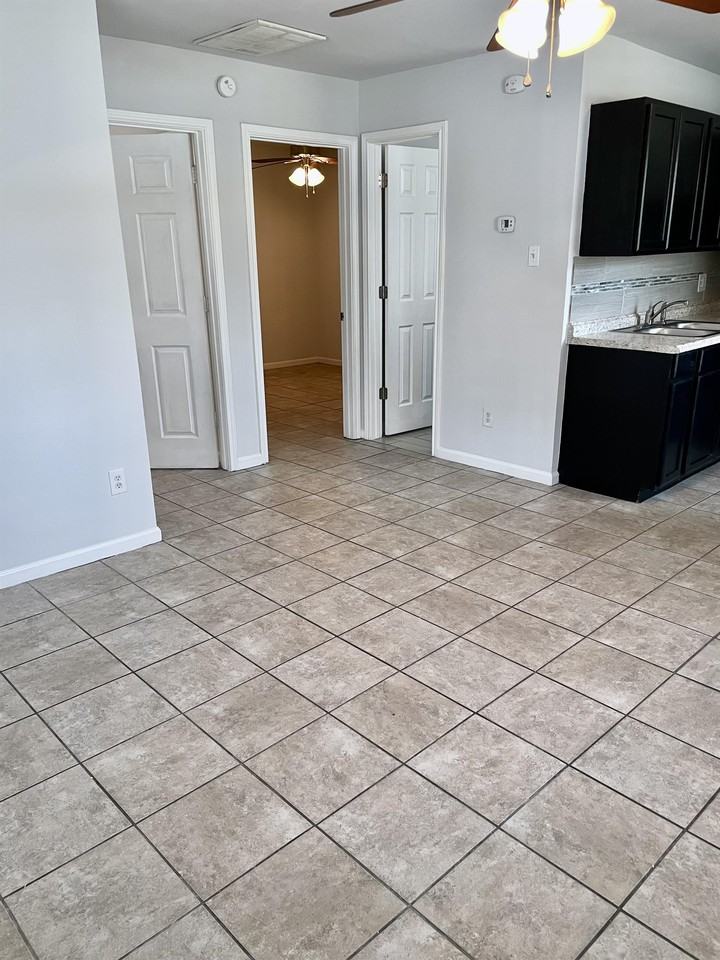 105 Davis St #5 - Photo 5 of 33