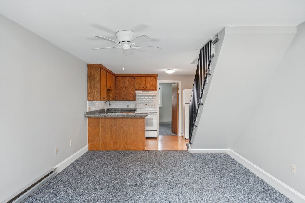 210 Beach St #19 - Photo 6 of 31