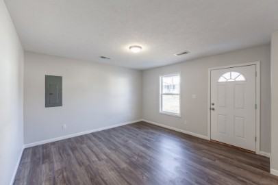 121 Saint George Ave #1 - Photo 4 of 15