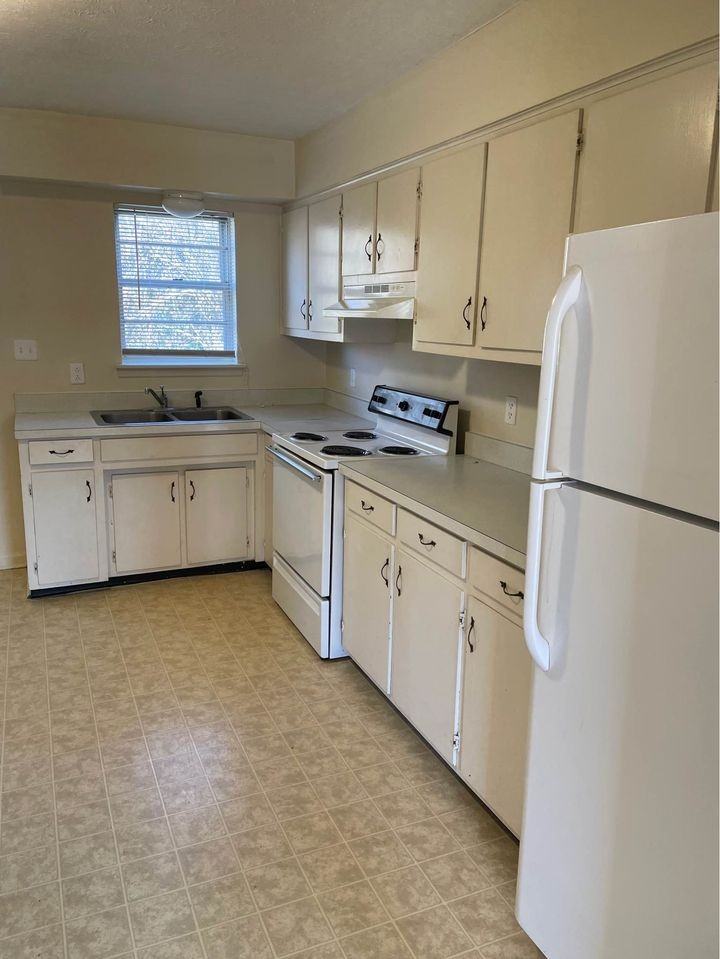 S Porter Dr #3 - Photo 3 of 8