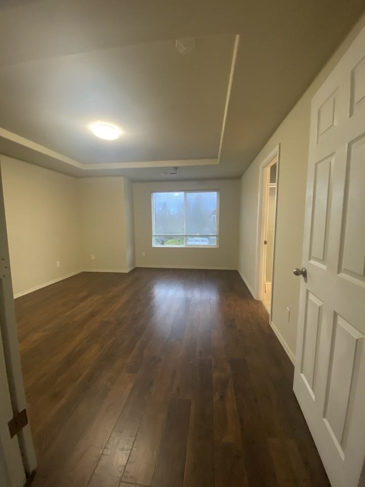 241 Churchill Downs St Se #1 - Photo 6 of 8