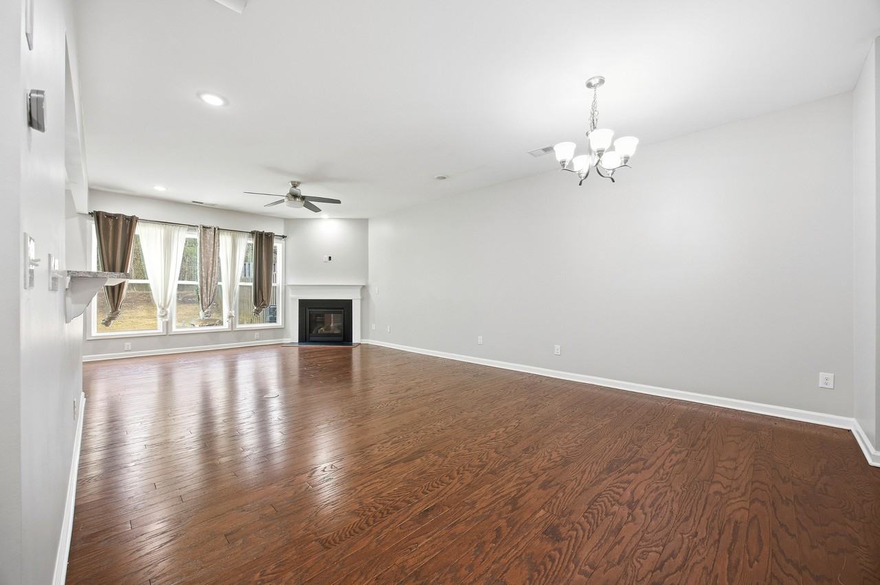 7275 Heritage Oak Ct #1 - Photo 5 of 25