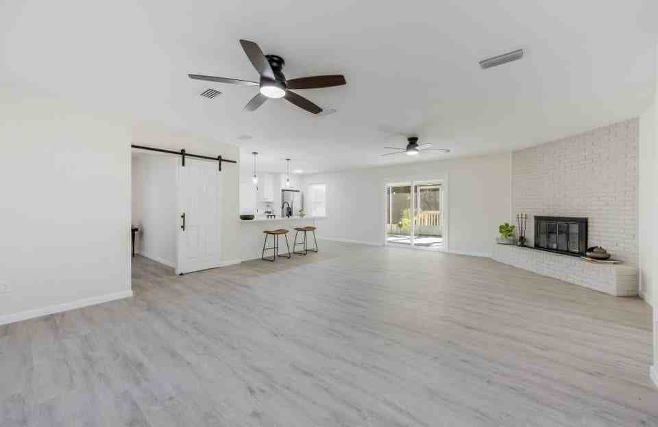 6089 Dogwood Dr W #1 - Photo 4 of 36