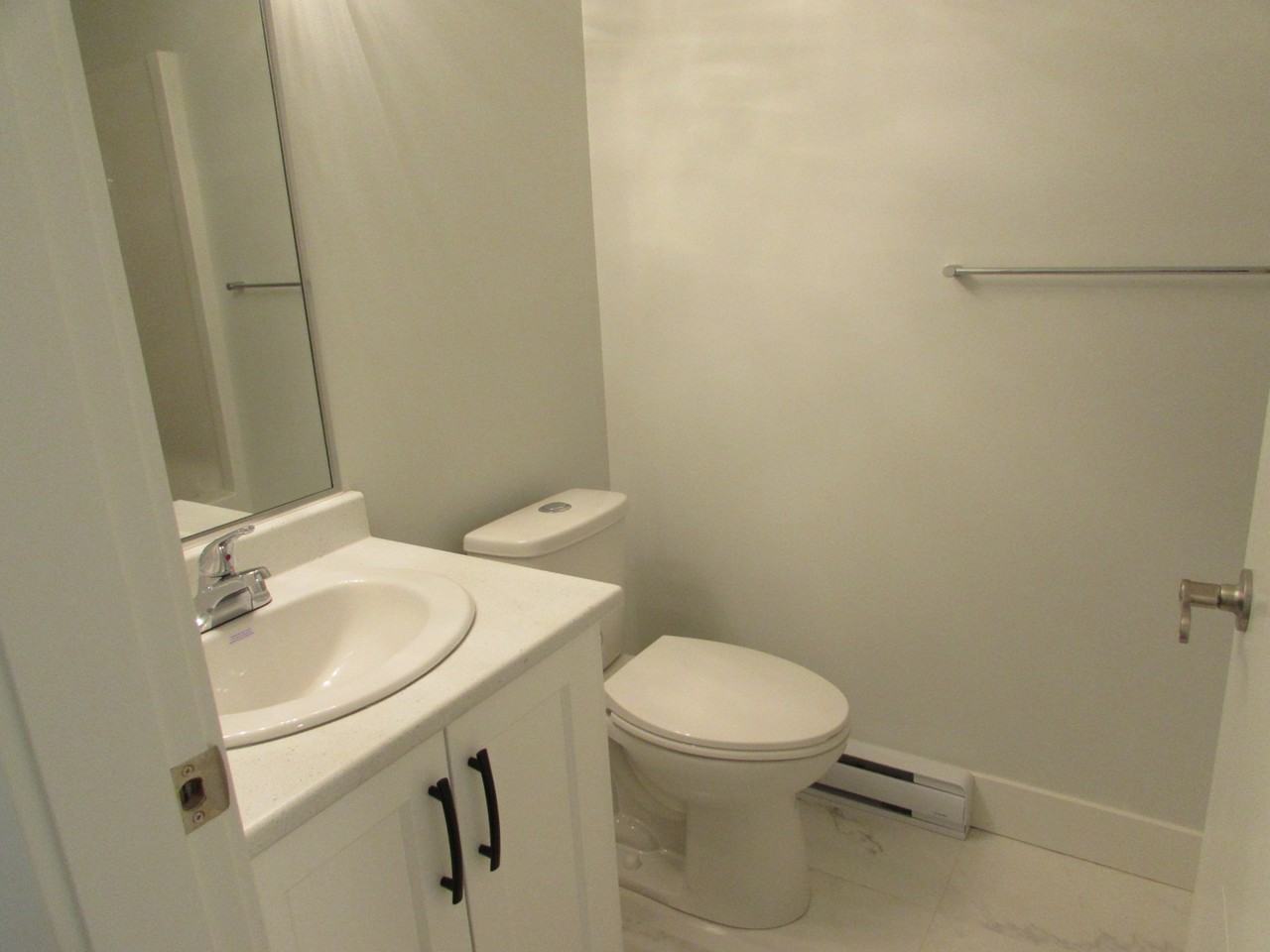 263 Golden Oaks Cres Lowr - Photo 5 of 12