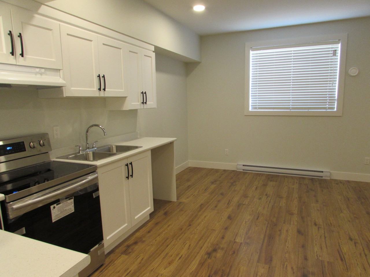 263 Golden Oaks Cres Lowr - Photo 7 of 12